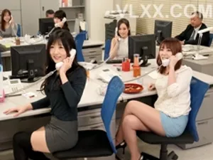 Em gái tóc hồng bú cặc rồi cho bạn trai địt đủ kiểu
